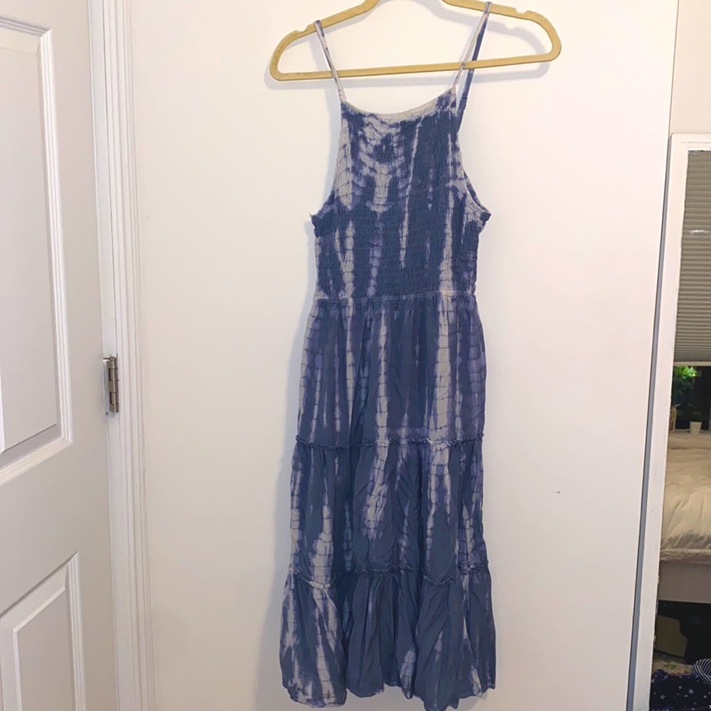 Blue cinched sun dress 🌊